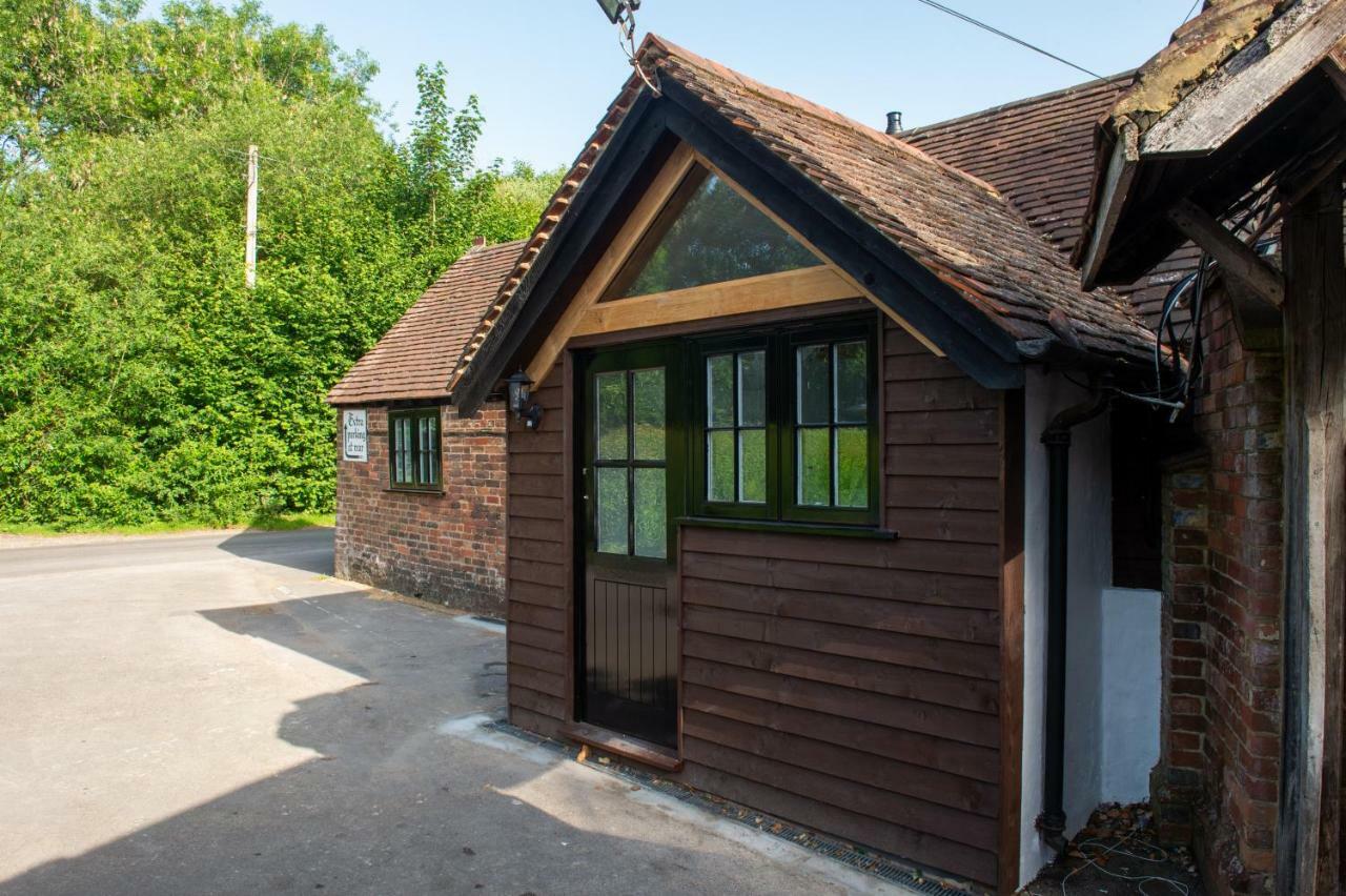 The Withies Inn Godalming Exterior photo